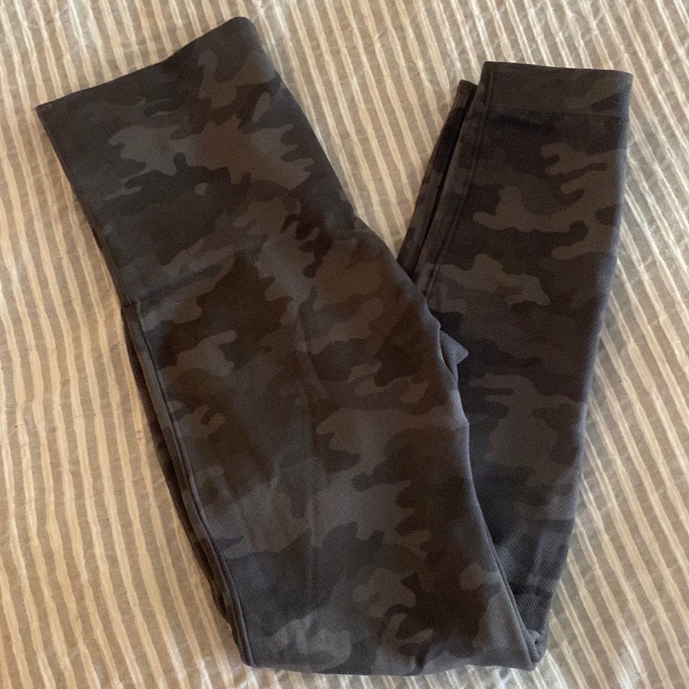 Spanx Camo Leggings - Small